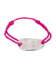 Les Empreintes : bracelet galet carré en argent sur cordon