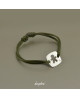 Loupidou : bracelet cordon médaille carrée garçon (argent)