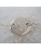 Les Empreintes : bracelet pastille en argent sur double chaîne personnalisable