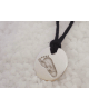 Les Empreintes : pendentif pastille en argent sur cordon