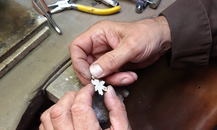 Les bijoux personnalisés de Loupidou, joaillier affectif