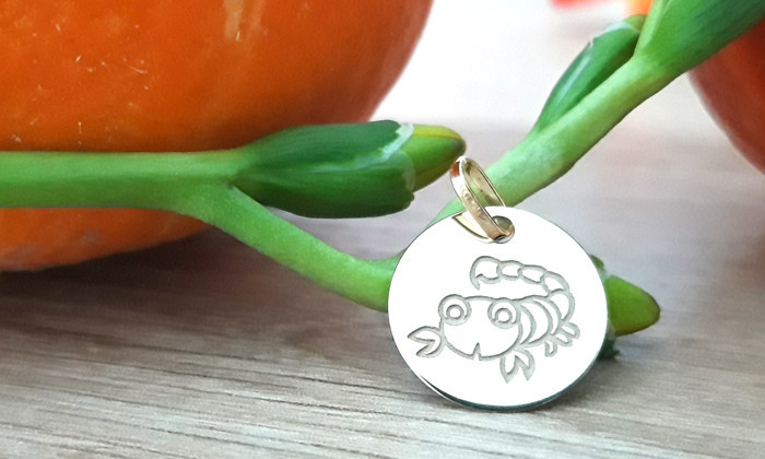 Adoptez le pendentif zodiaque, c’est la tendance du moment 