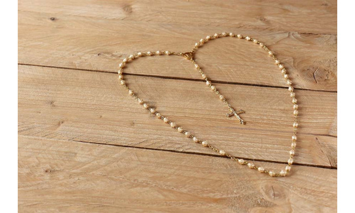 La Croix sous Toutes ses Formes : Le Cadeau Parfait pour les Cérémonies Religieuses 2025